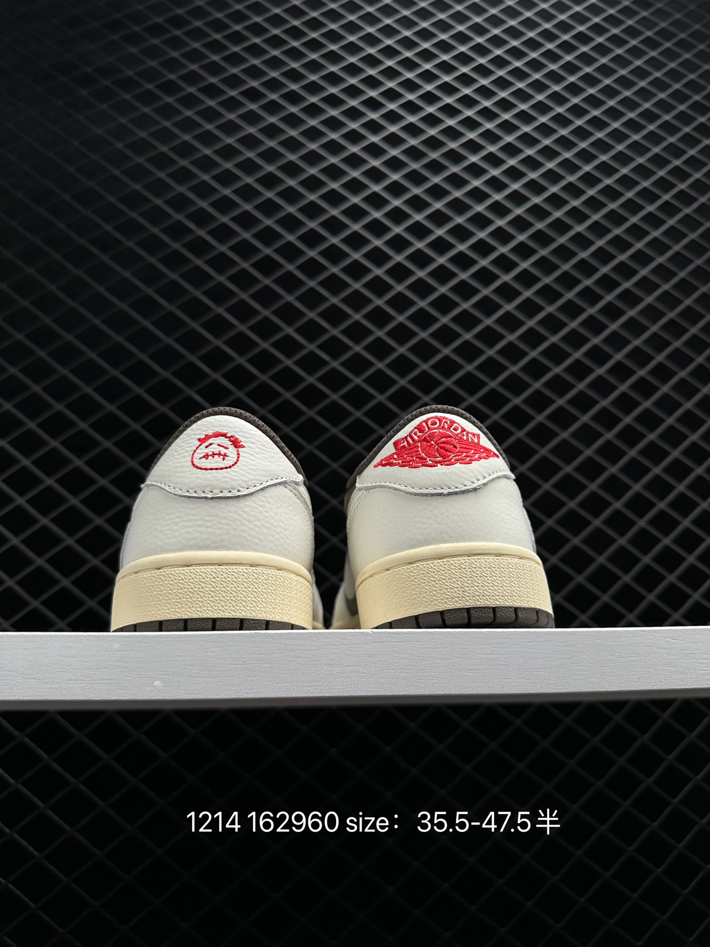 Travis Scott x Fragment x Air Jordan 1 Low Travis Scott x Fragment x Air Jordan 1 Low